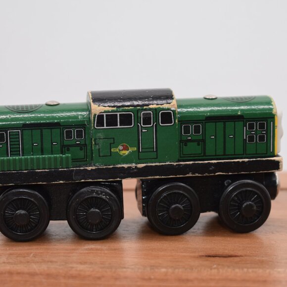 Derek 2003 Thomas the Tank & Friends Wooden Railway Learning Curve Round Magnet - Picture 7 of 10